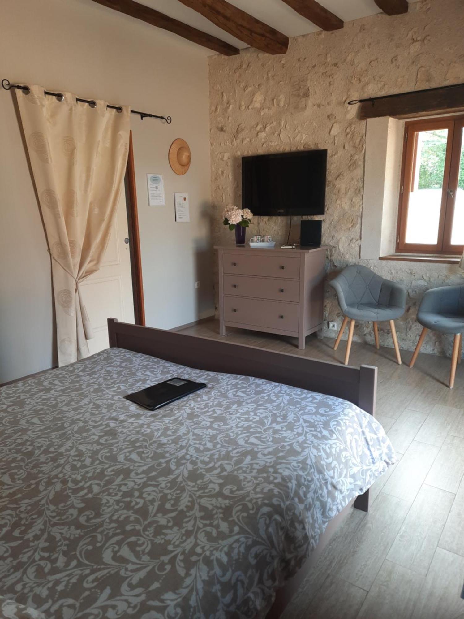 Hotel Marguerite équipée PMR Montreuil-en-Touraine Esterno foto